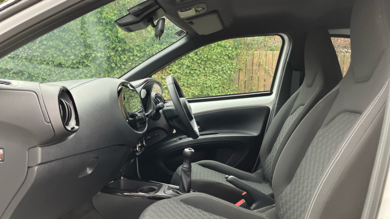 Toyota Aygo X 1.0 VVT-i Edge 5dr Petrol Hatchback